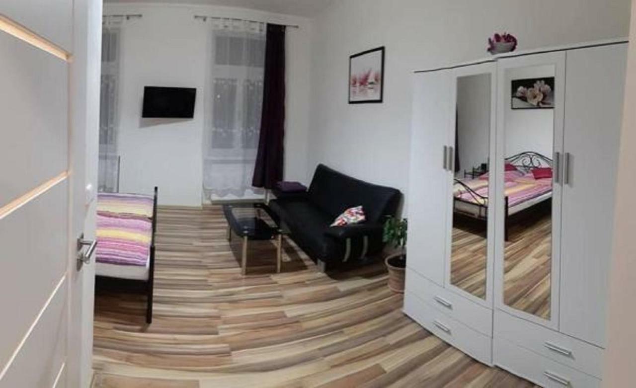Apartment Krále Jiřího Karlovy Vary Exterior foto